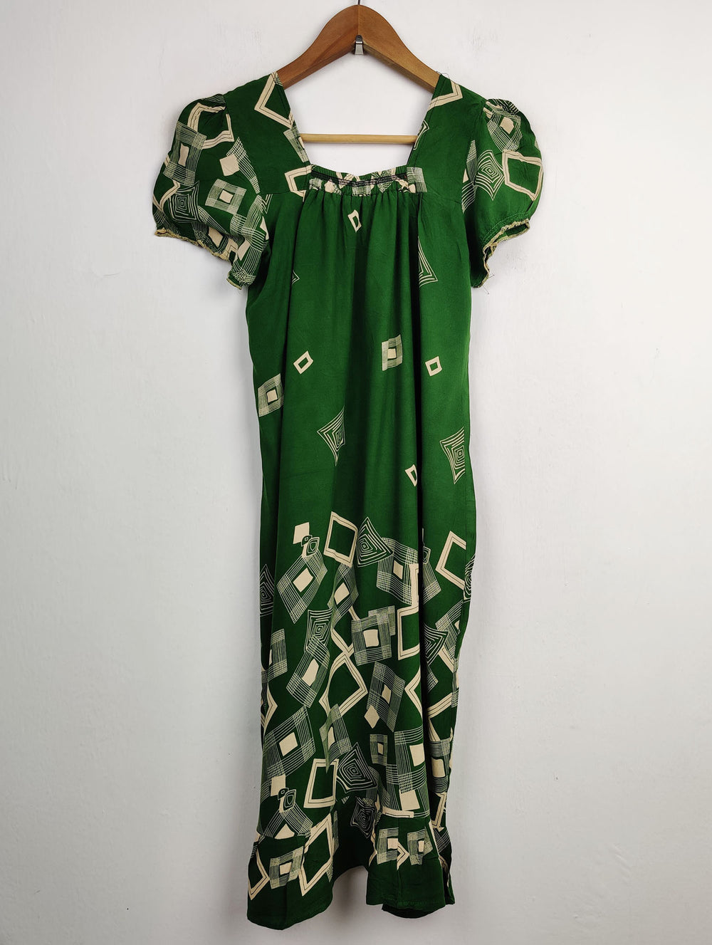 Buy online pre-used pre-loved 100% authentic & Original branded Unknown Brand (MF-902) available in Pakistan. Top international brands avilable.