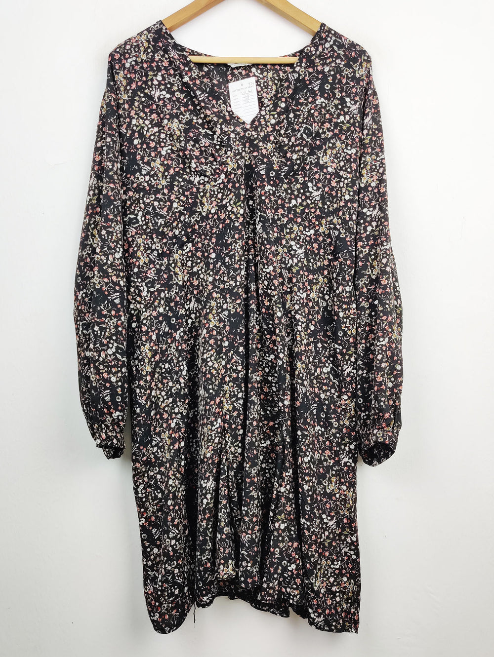 Buy online pre-used pre-loved 100% authentic & Original branded Christy (MF-939) available in Pakistan. Top international brands avilable.