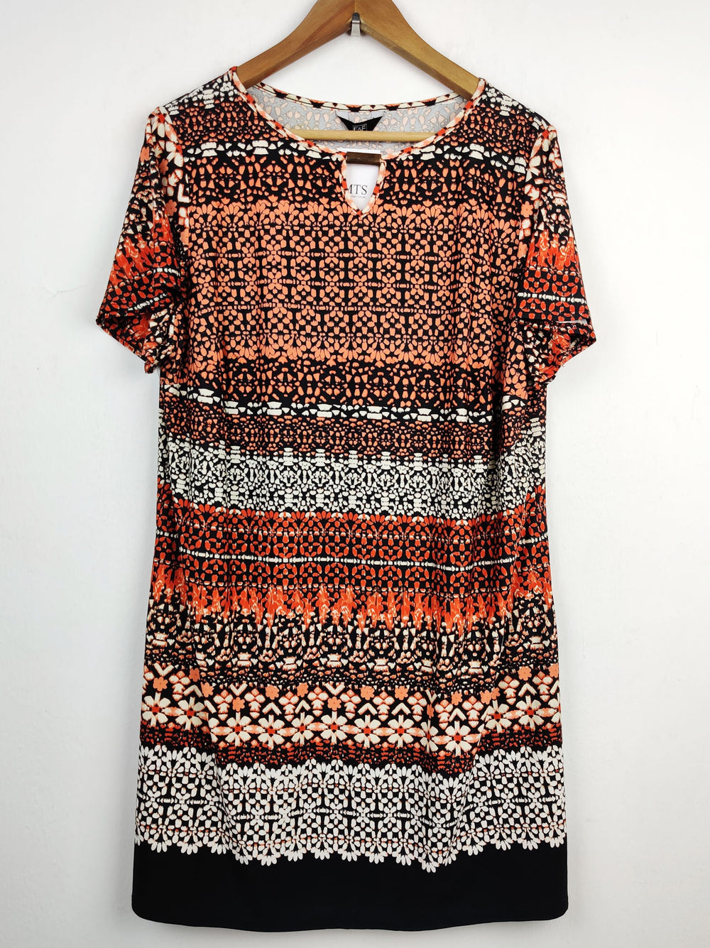 Buy online pre-used pre-loved 100% authentic & Original branded F&F (MF-949) available in Pakistan. Top international brands avilable.