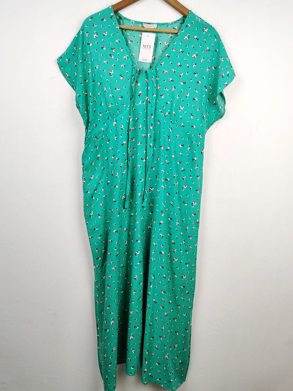 Buy online pre-used pre-loved 100% authentic & Original branded Papaya (MF-978) available in Pakistan. Top international brands avilable.