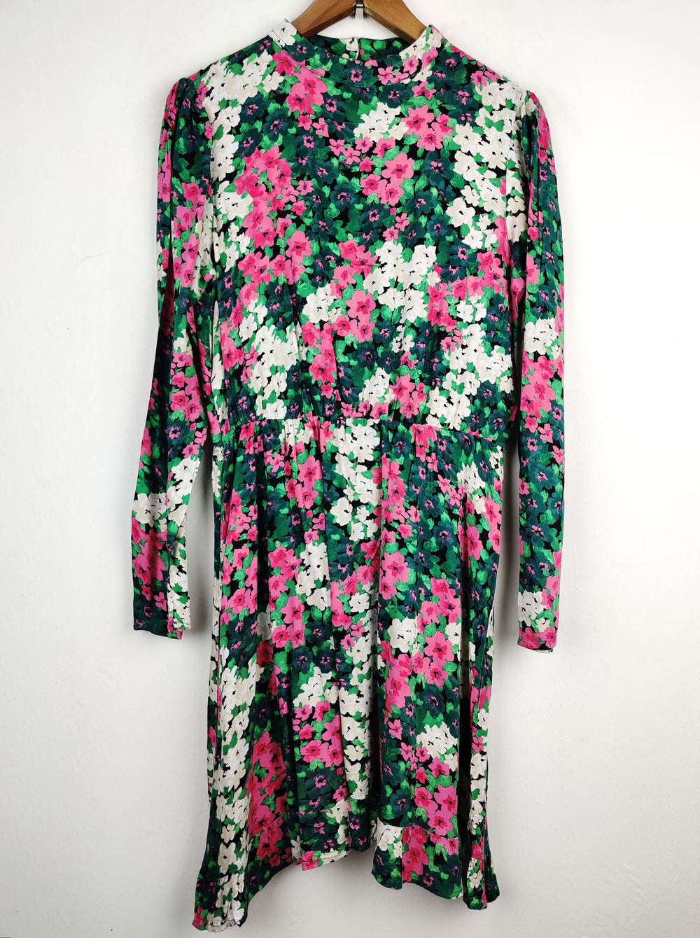 Buy online pre-used pre-loved 100% authentic & Original branded Next (MF-998) available in Pakistan. Top international brands avilable.