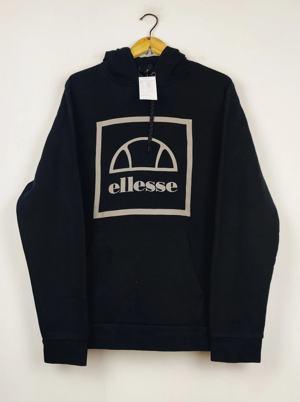 Buy online pre-used pre-loved 100% authentic & Original branded Ellesse (MH-1016) available in Pakistan. Top international brands avilable.
