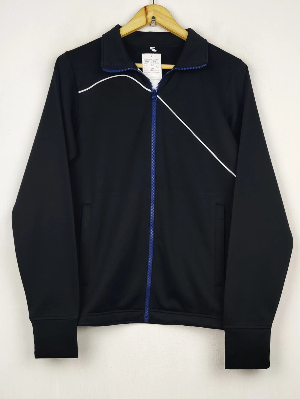 Buy online pre-used pre-loved 100% authentic & Original branded Unknown Brand' (MH-1104) available in Pakistan. Top international brands avilable.