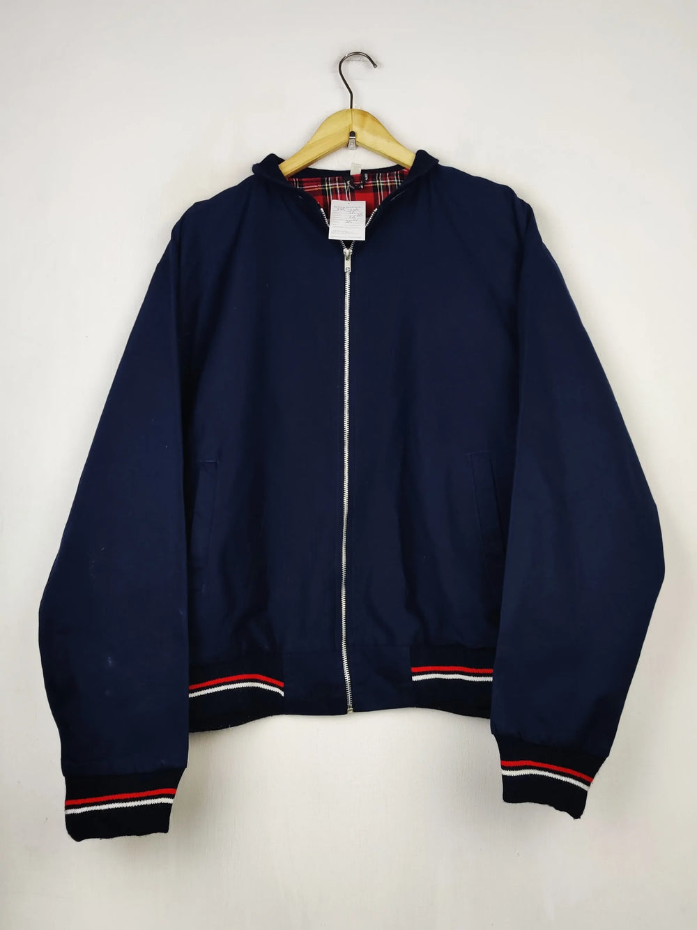 Buy online pre-used pre-loved 100% authentic & Original branded Unknown Brand' (MH-1106) available in Pakistan. Top international brands avilable.
