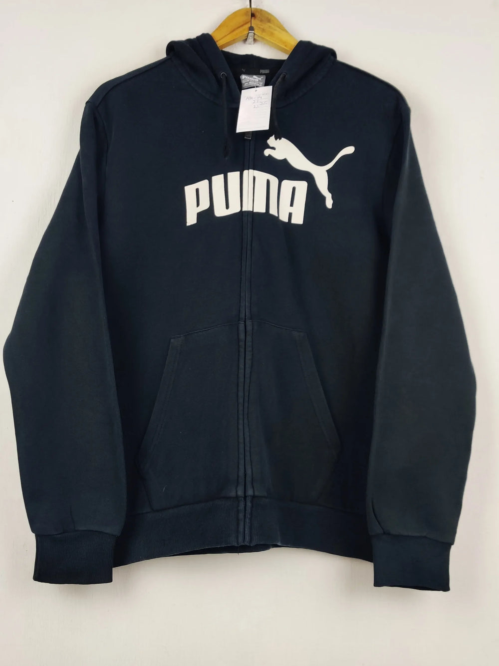 Buy online pre-used pre-loved 100% authentic & Original branded P.U.M.A (MH-14) available in Pakistan. Top international brands avilable.