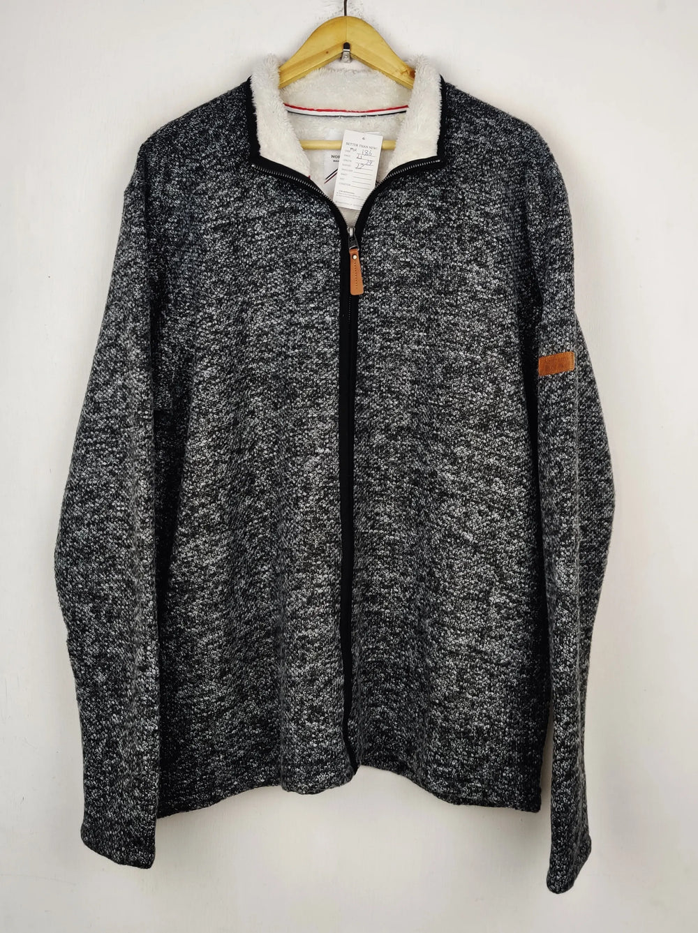 Buy online pre-used pre-loved 100% authentic & Original branded Northern Expo (MH-186) available in Pakistan. Top international brands avilable.