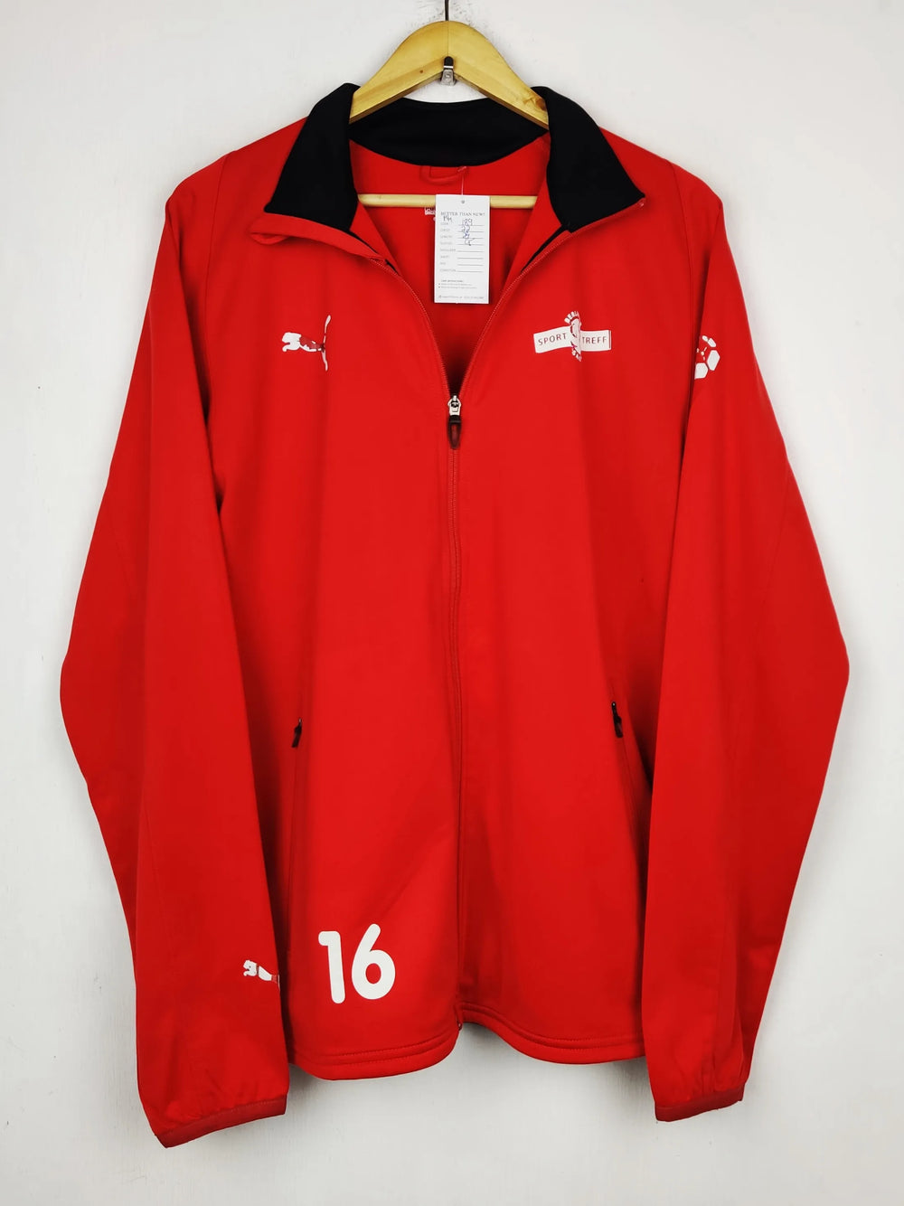 Buy online pre-used pre-loved 100% authentic & Original branded P.U.M.A (MH-189) available in Pakistan. Top international brands avilable.