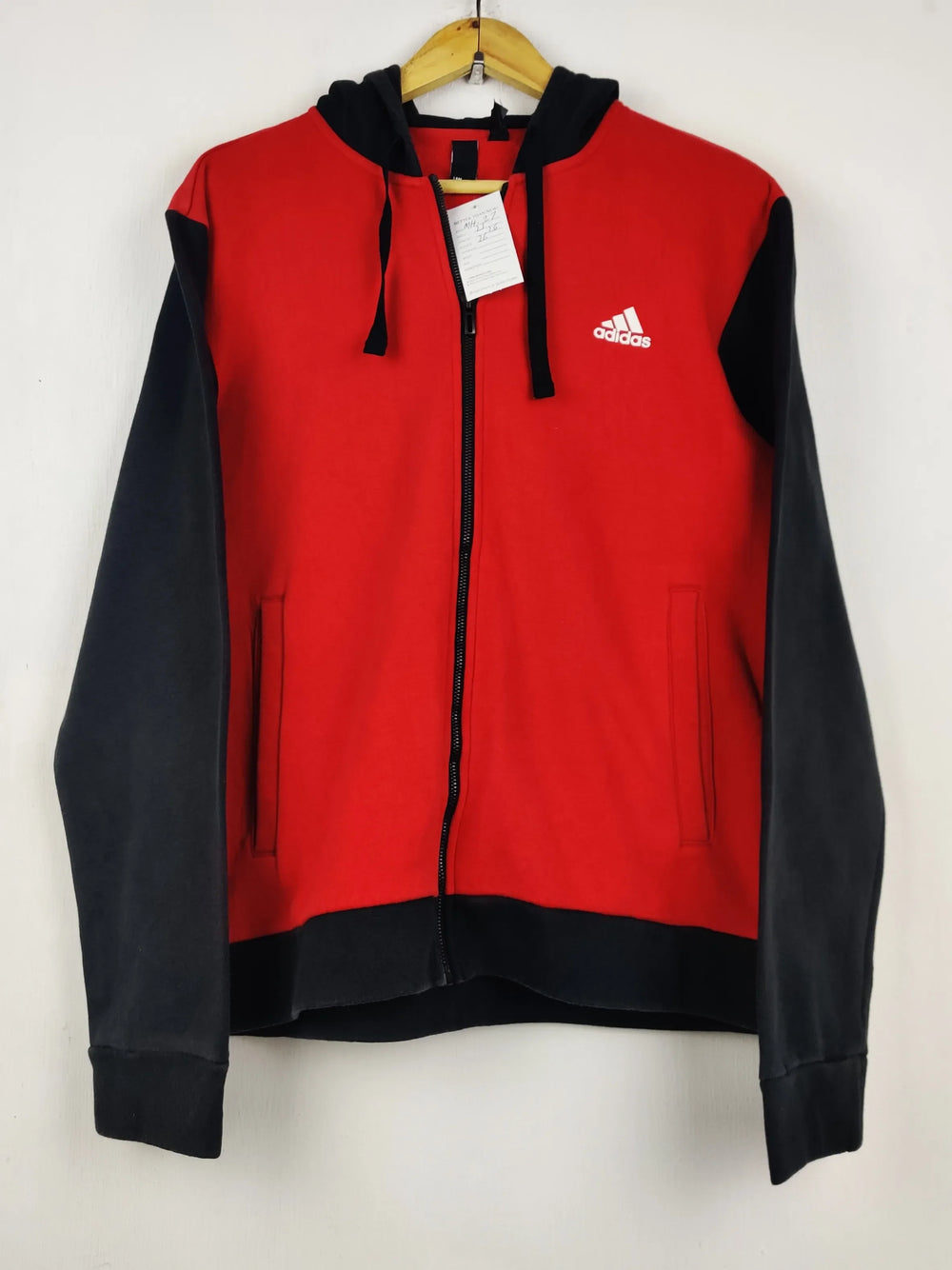 Buy online pre-used pre-loved 100% authentic & Original branded A.D.I.D.A.S (MH-27) available in Pakistan. Top international brands avilable.