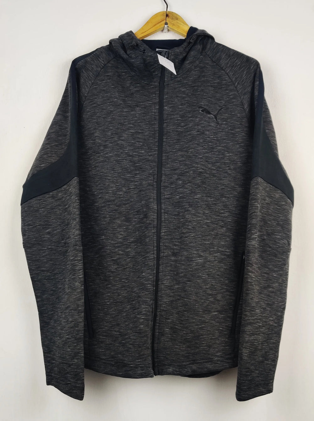 Buy online pre-used pre-loved 100% authentic & Original branded P.U.M.A (MH-523) available in Pakistan. Top international brands avilable.