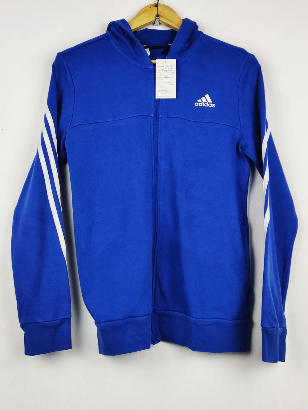Buy online pre-used pre-loved 100% authentic & Original branded A.D.I.D.A.S (MH-59) available in Pakistan. Top international brands avilable.