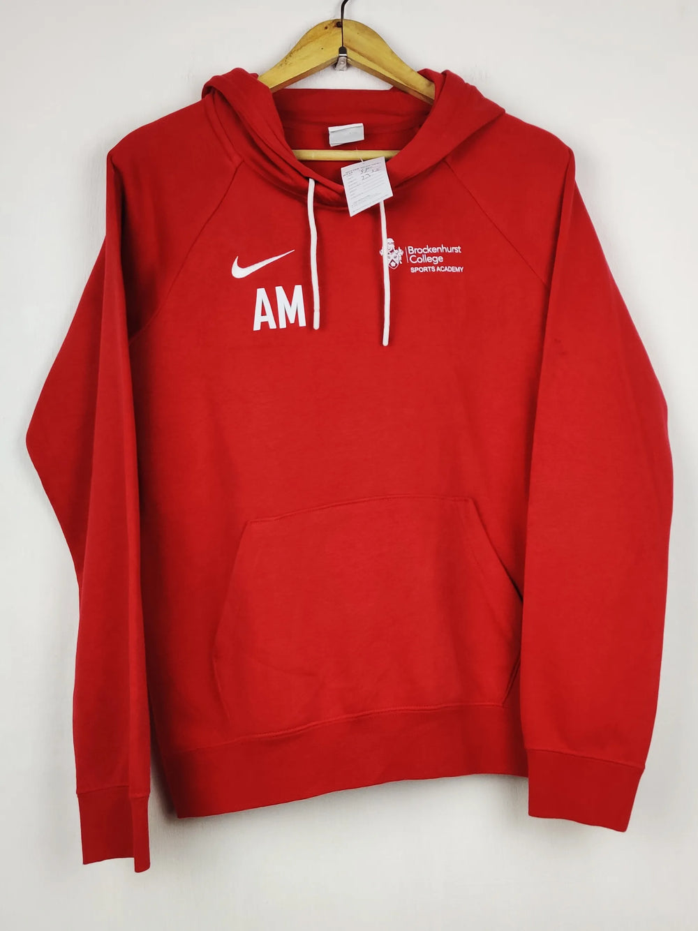 Buy online pre-used pre-loved 100% authentic & Original branded N.I.K.E (MH-680) available in Pakistan. Top international brands avilable.