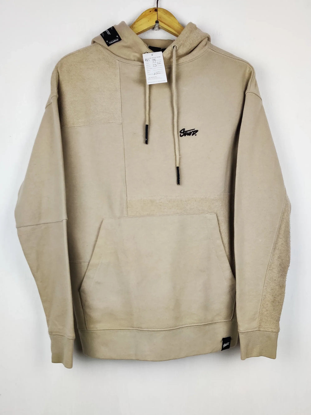 Buy online pre-used pre-loved 100% authentic & Original branded Pull&Bear (MH-741) available in Pakistan. Top international brands avilable.