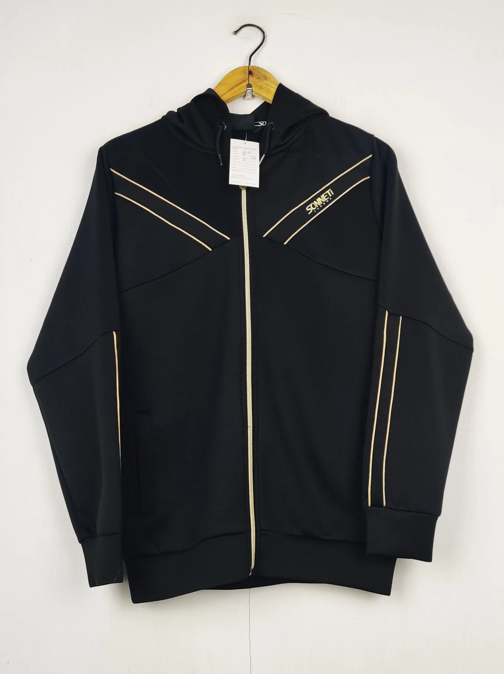 Buy online pre-used pre-loved 100% authentic & Original branded Sonneti (MH-831) available in Pakistan. Top international brands avilable.