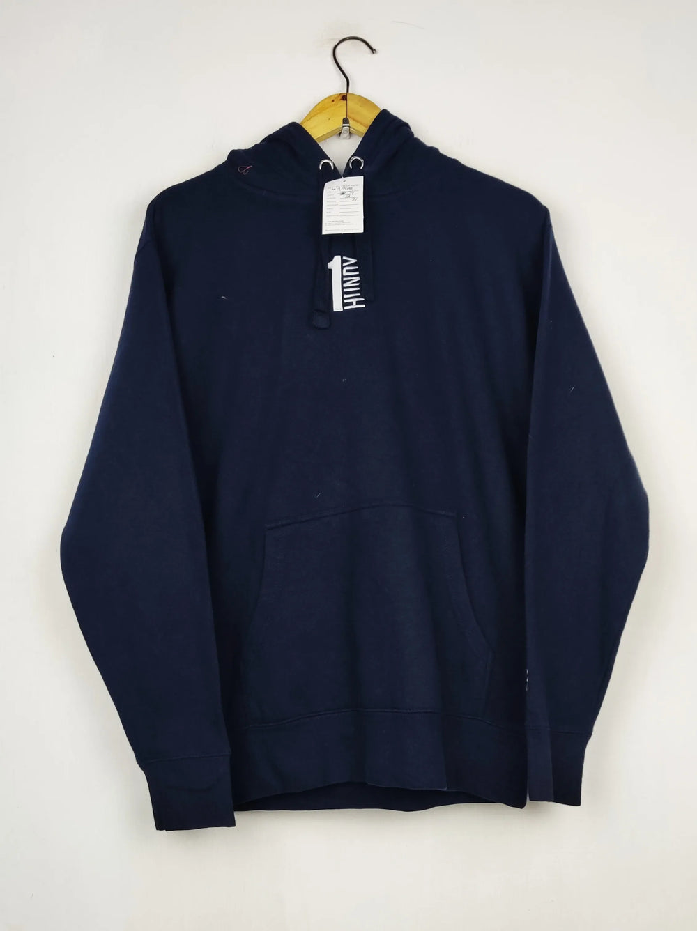 Buy online pre-used pre-loved 100% authentic & Original branded Hundy (MH-884) available in Pakistan. Top international brands avilable.