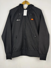 Buy online pre-used pre-loved 100% authentic & Original branded Ellesse (MH-912) available in Pakistan. Top international brands avilable.