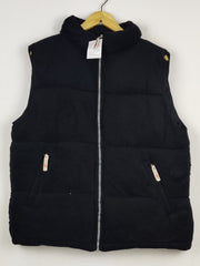 Buy online pre-used pre-loved 100% authentic & Original branded Sports (MJ-132) available in Pakistan. Top international brands avilable.