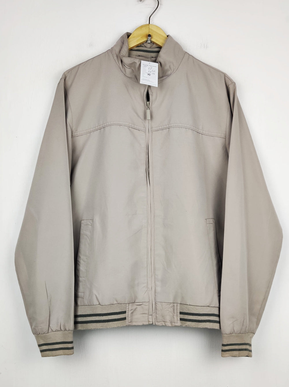 Buy online pre-used pre-loved 100% authentic & Original branded Paul Berman (MJ-17) available in Pakistan. Top international brands avilable.