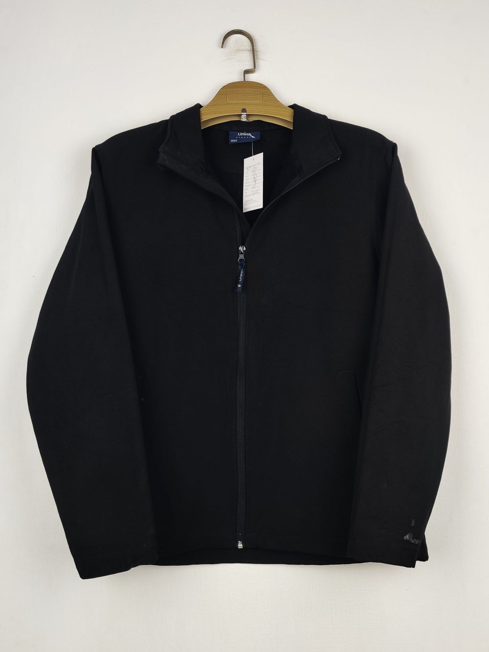 Buy online pre-used pre-loved 100% authentic & Original branded Uneek (MJ-180) available in Pakistan. Top international brands avilable.