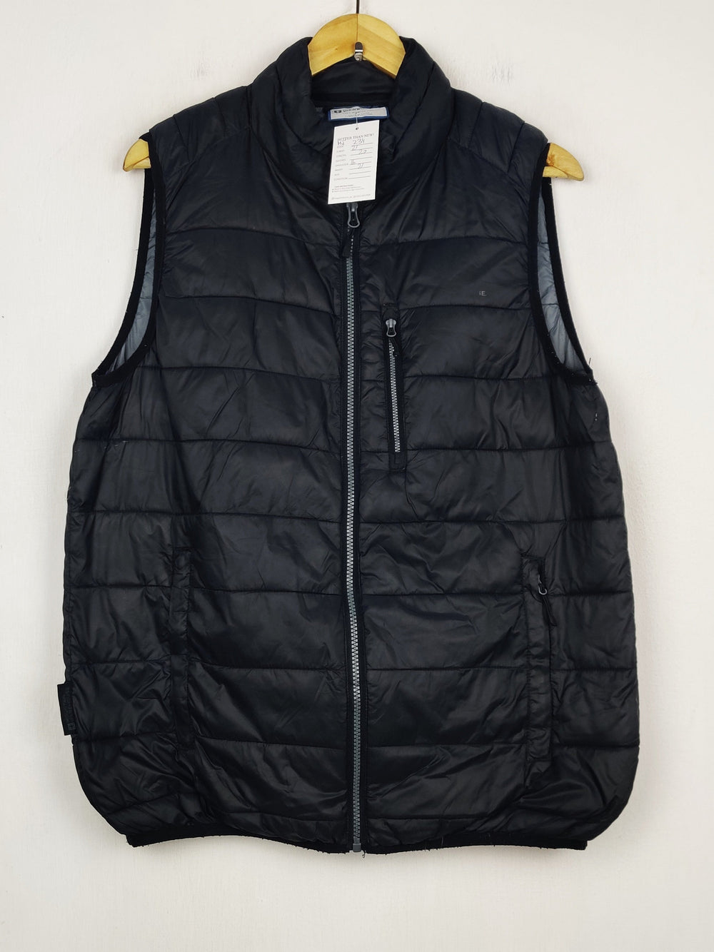 Buy online pre-used pre-loved 100% authentic & Original branded Mountain Warehouse (MJ-234) available in Pakistan. Top international brands avilable.