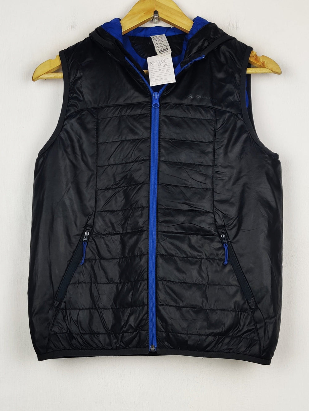 Buy online pre-used pre-loved 100% authentic & Original branded Decathlon (MJ-235) available in Pakistan. Top international brands avilable.