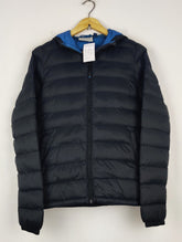 Buy online pre-used pre-loved 100% authentic & Original branded Mountain Warehouse (MJ-310) available in Pakistan. Top international brands avilable.