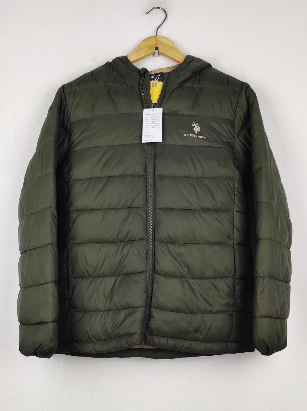 Buy online pre-used pre-loved 100% authentic & Original branded Us Polo Assn (MJ-323) available in Pakistan. Top international brands avilable.