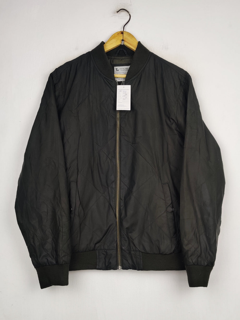 Buy online pre-used pre-loved 100% authentic & Original branded Tu (MJ-375) available in Pakistan. Top international brands avilable.