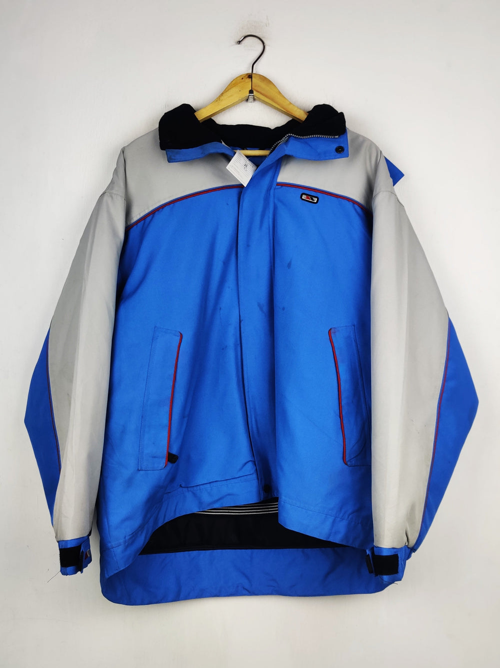 Buy online pre-used pre-loved 100% authentic & Original branded Trespass (MJ-388) available in Pakistan. Top international brands avilable.