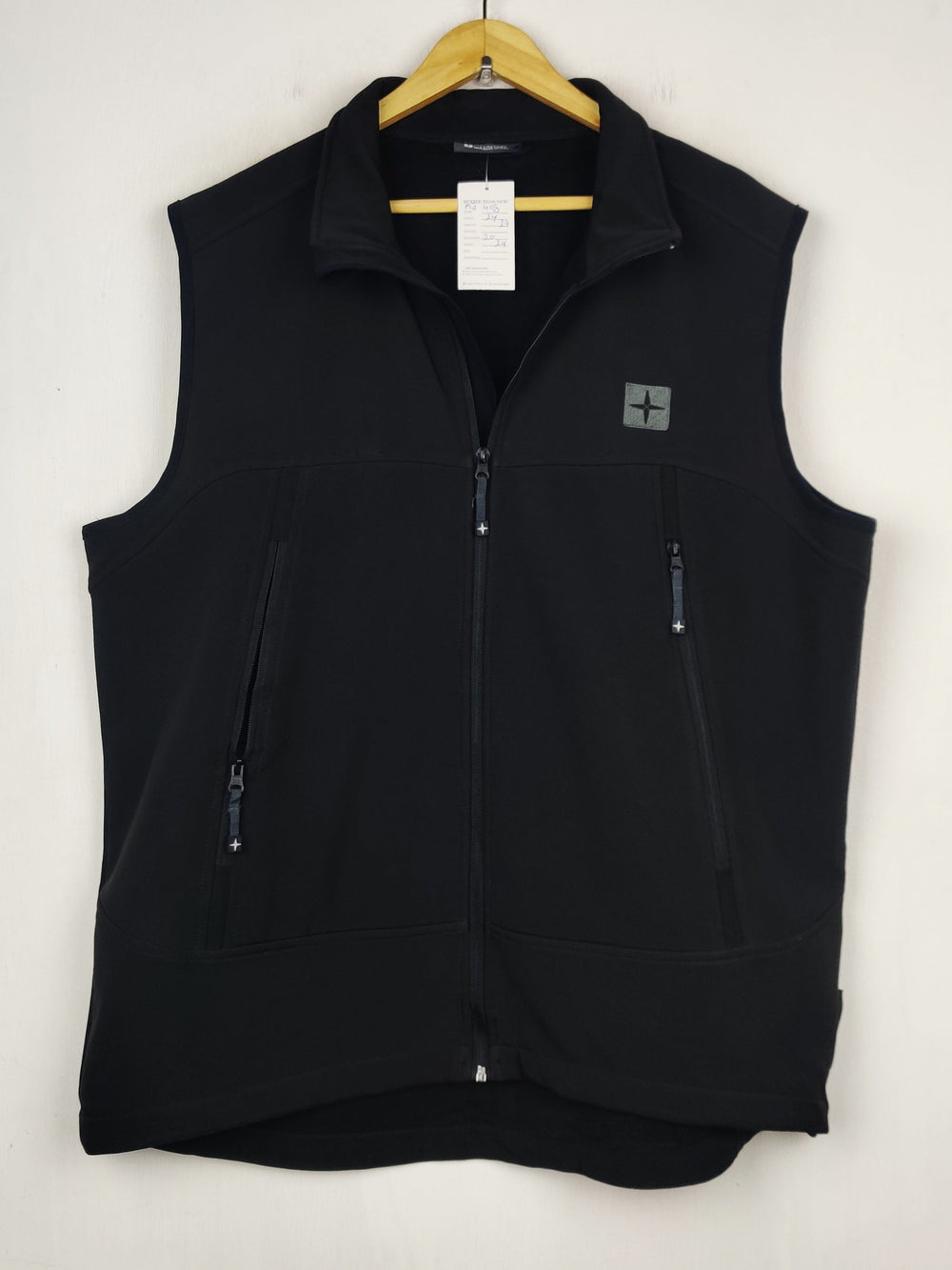 Buy online pre-used pre-loved 100% authentic & Original branded Mountain Warehouse (MJ-408) available in Pakistan. Top international brands avilable.