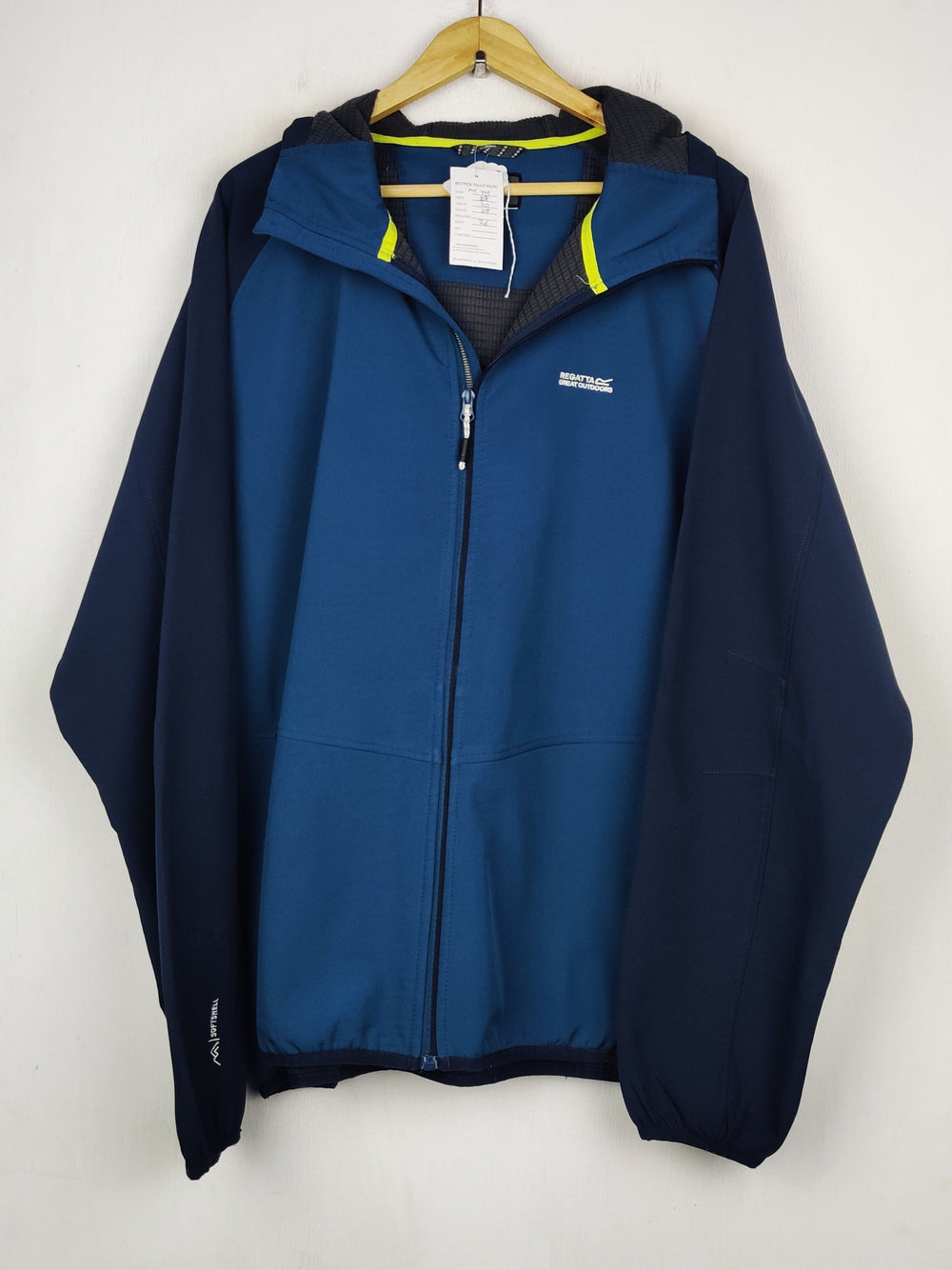 Buy online pre-used pre-loved 100% authentic & Original branded Regatta (MJ-423) available in Pakistan. Top international brands avilable.