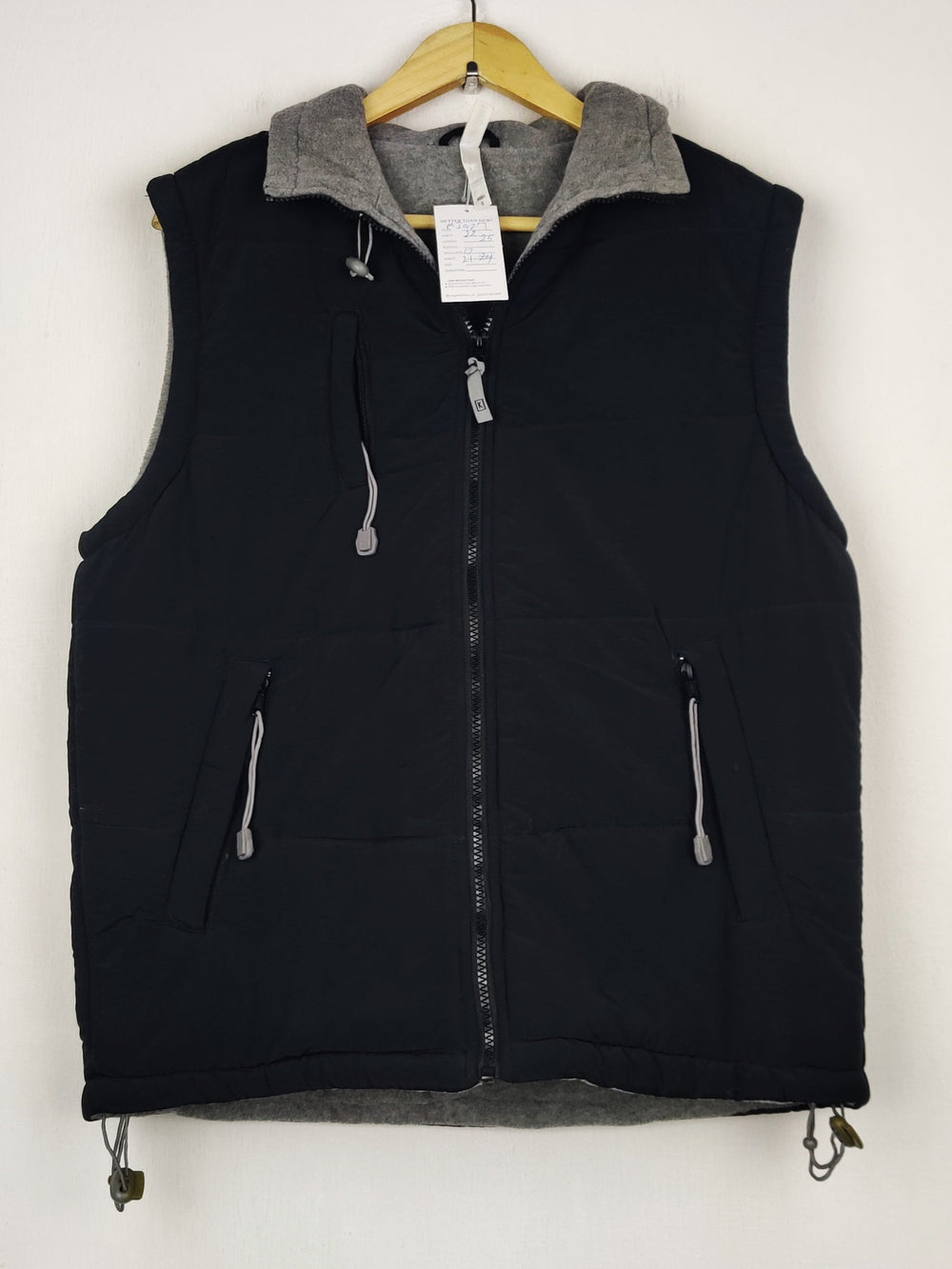 Buy online pre-used pre-loved 100% authentic & Original branded Karrimor (MJ-427) available in Pakistan. Top international brands avilable.