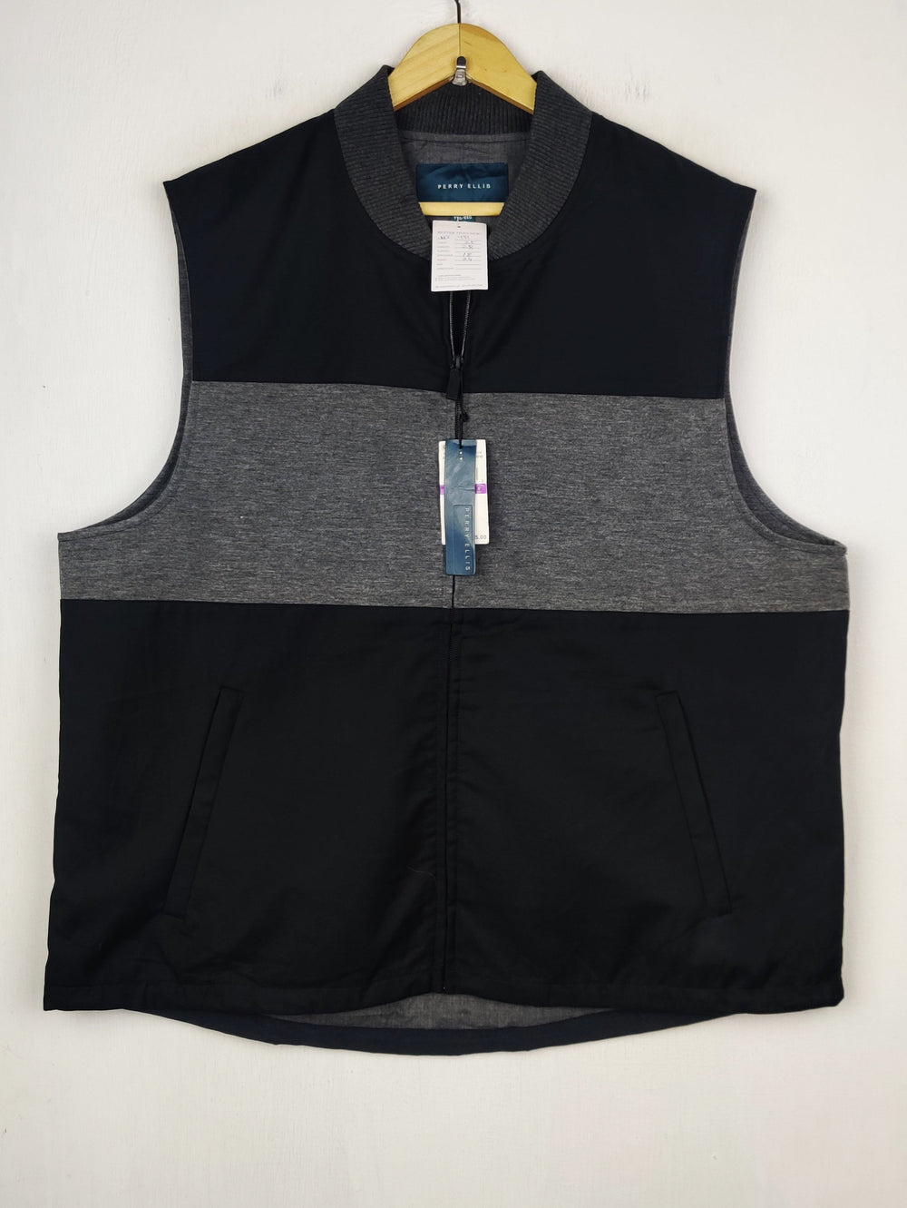 Buy online pre-used pre-loved 100% authentic & Original branded Perry Ellis (MJ-431) available in Pakistan. Top international brands avilable.