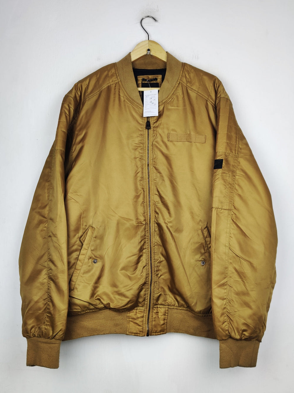 Buy online pre-used pre-loved 100% authentic & Original branded South Pole (MJ-471) available in Pakistan. Top international brands avilable.