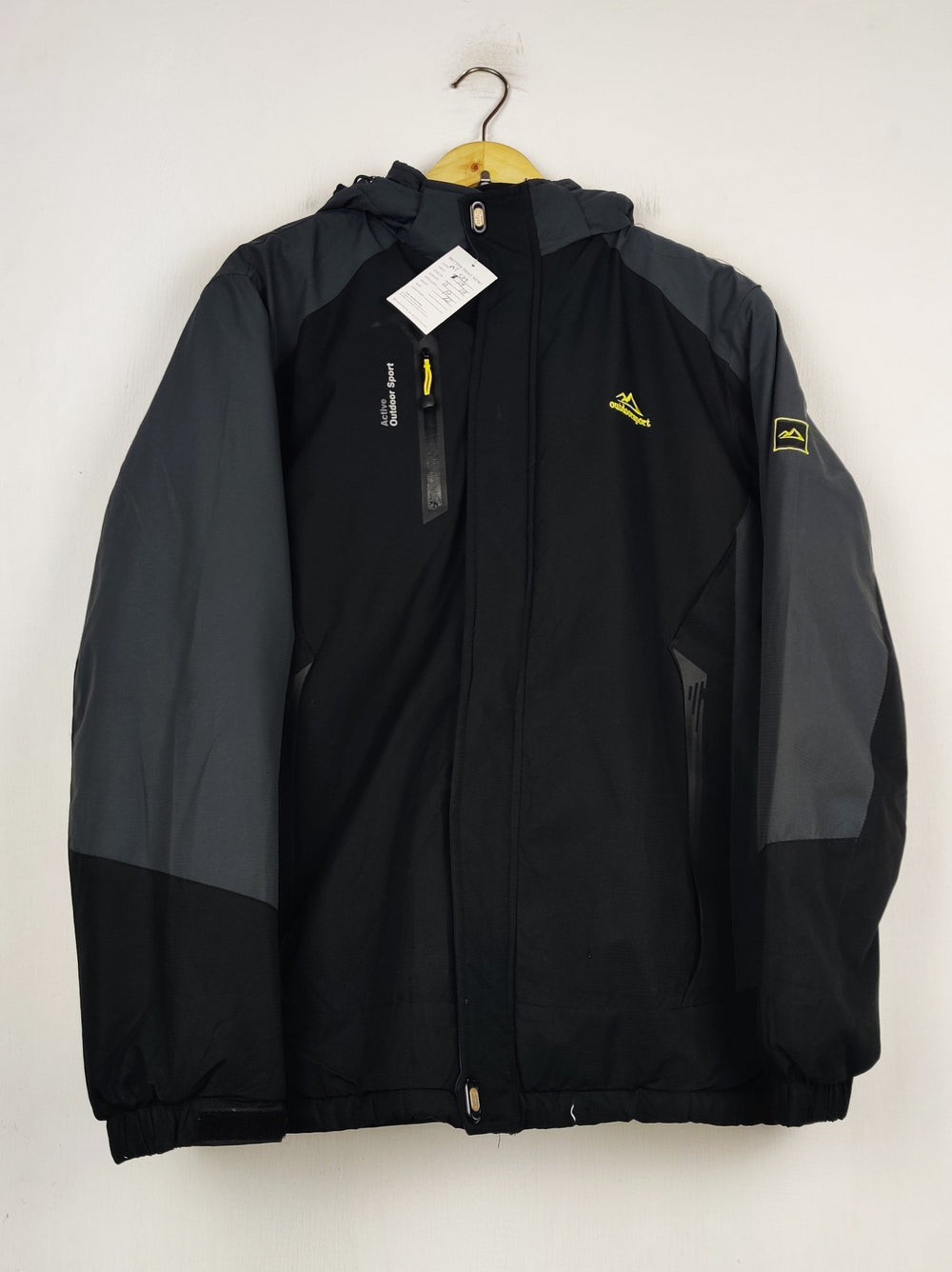 Buy online pre-used pre-loved 100% authentic & Original branded Outdoor Jacket (MJ-529) available in Pakistan. Top international brands avilable.