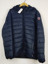 Buy online pre-used pre-loved 100% authentic & Original branded Canadian Peak (MJ-52) available in Pakistan. Top international brands avilable.