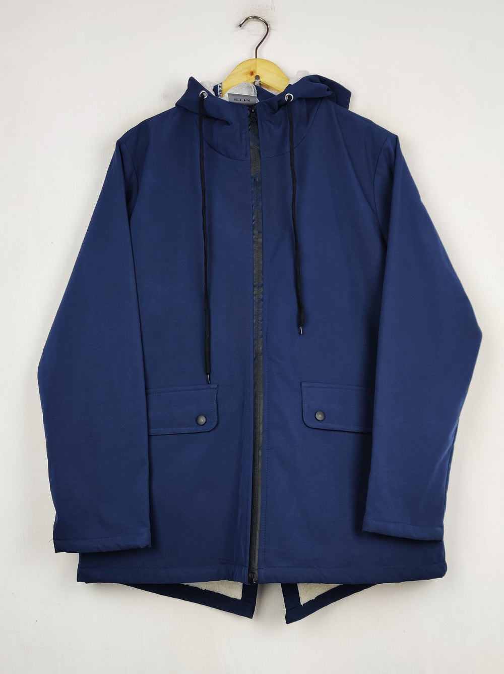 Buy online pre-used pre-loved 100% authentic & Original branded Unknown Brand (MJ-531) available in Pakistan. Top international brands avilable.