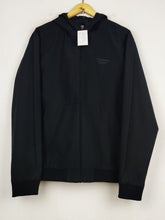 Buy online pre-used pre-loved 100% authentic & Original branded Jack Jones (MJ-556) available in Pakistan. Top international brands avilable.