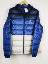 Buy online pre-used pre-loved 100% authentic & Original branded Karrimor (MJ-569) available in Pakistan. Top international brands avilable.