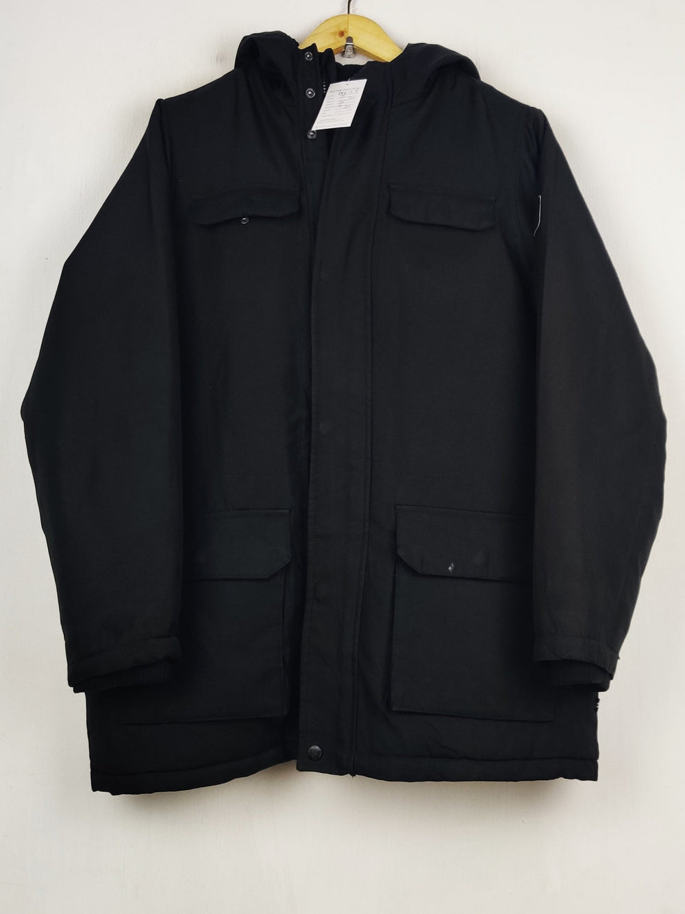 Buy online pre-used pre-loved 100% authentic & Original branded Nautica (MJ-571) available in Pakistan. Top international brands avilable.