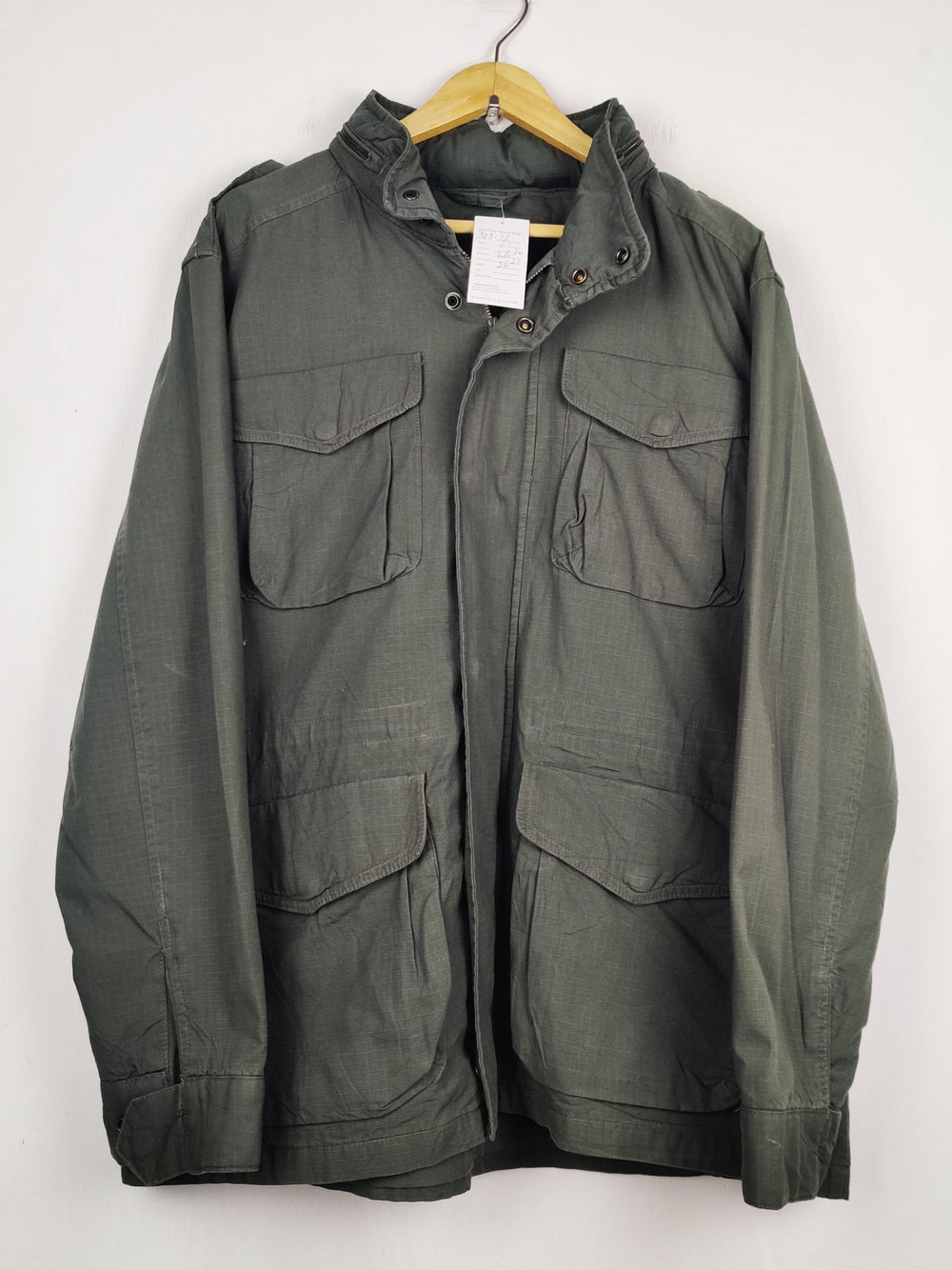 Buy online pre-used pre-loved 100% authentic & Original branded Unknown Brand (MJ-72) available in Pakistan. Top international brands avilable.
