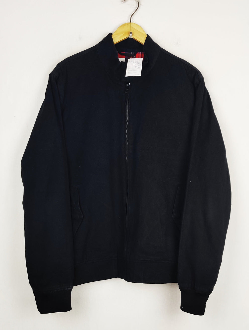 Buy online pre-used pre-loved 100% authentic & Original branded Topman (MJ-75) available in Pakistan. Top international brands avilable.
