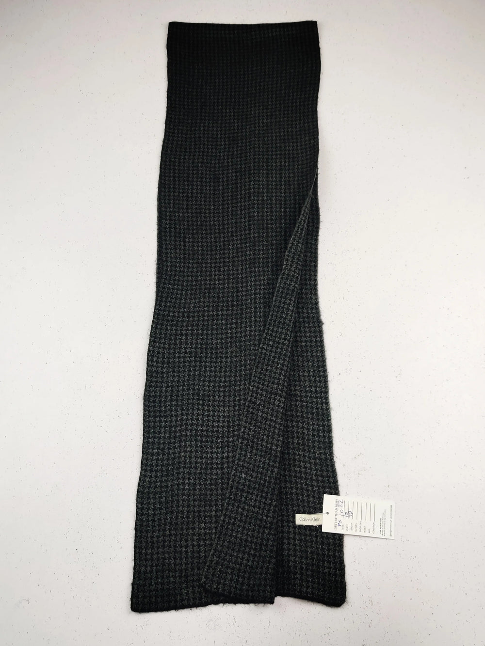 Buy online pre-used pre-loved 100% authentic & Original branded C.A.L.V.I.N K.L.E.I.N (MS-1022) available in Pakistan. Top international brands avilable.