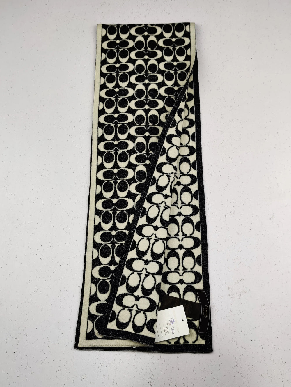 Buy online pre-used pre-loved 100% authentic & Original branded C.O.A.C.H (MS-1081) available in Pakistan. Top international brands avilable.