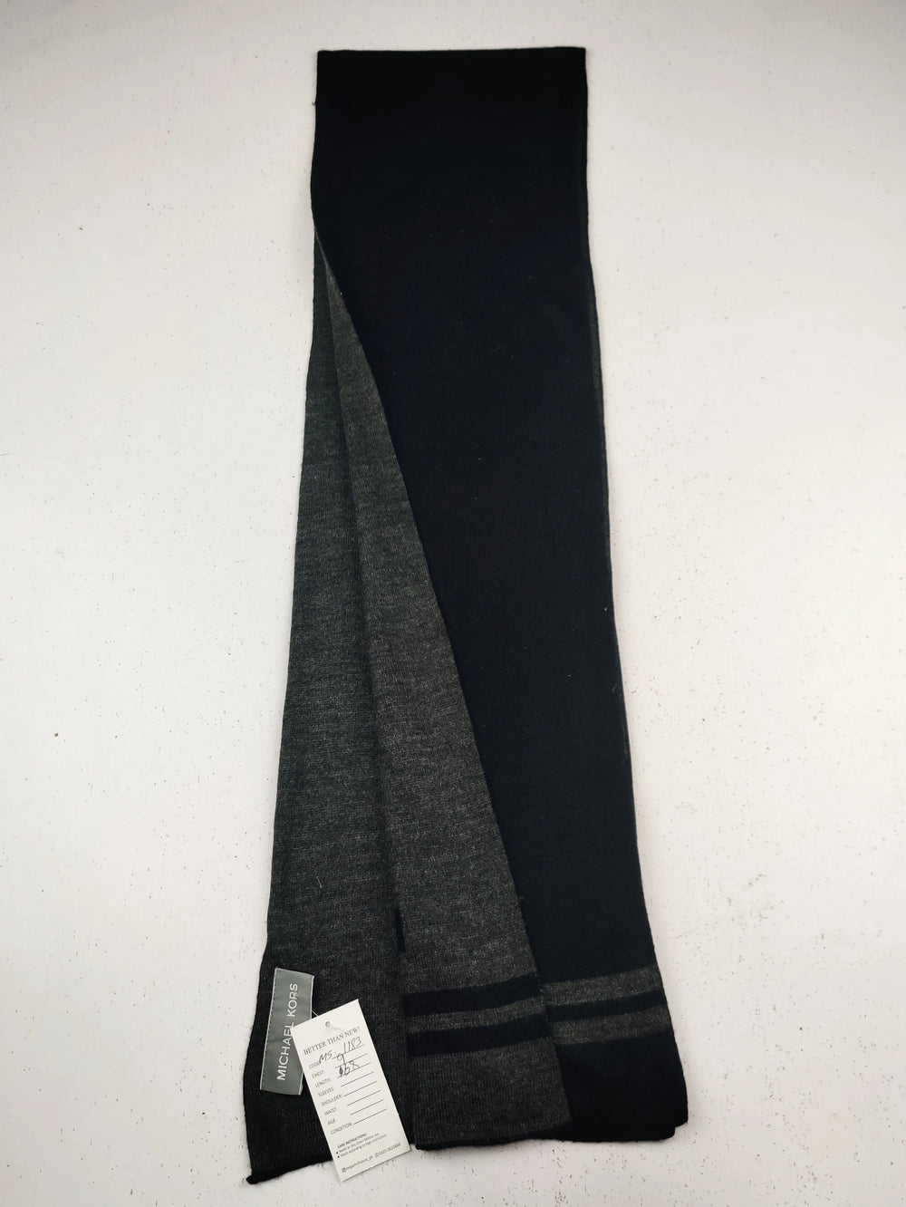 Buy online pre-used pre-loved 100% authentic & Original branded M.I.C.H.A.E.L K.O.R.S (MS-1183) available in Pakistan. Top international brands avilable.