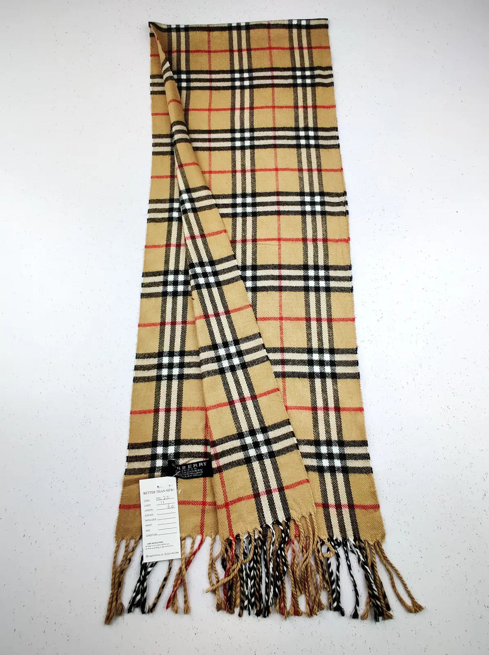 Buy online pre-used pre-loved 100% authentic & Original branded Burberry (MS-231) available in Pakistan. Top international brands avilable.