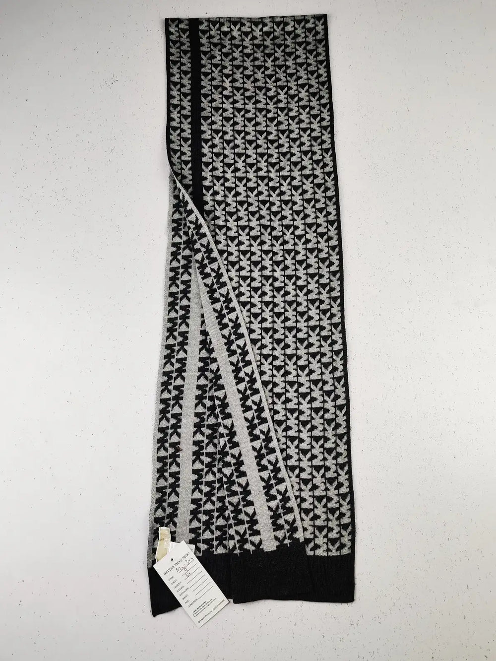 Buy online pre-used pre-loved 100% authentic & Original branded Michael Kors (MS-309) available in Pakistan. Top international brands avilable.