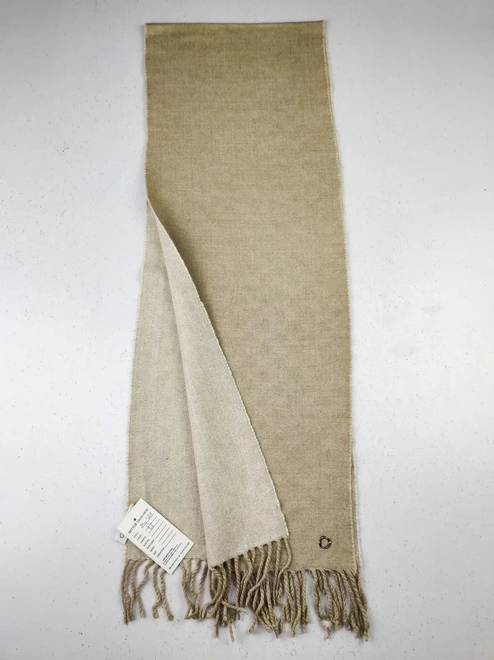 Buy online pre-used pre-loved 100% authentic & Original branded Calvin Klein (MS-388) available in Pakistan. Top international brands avilable.