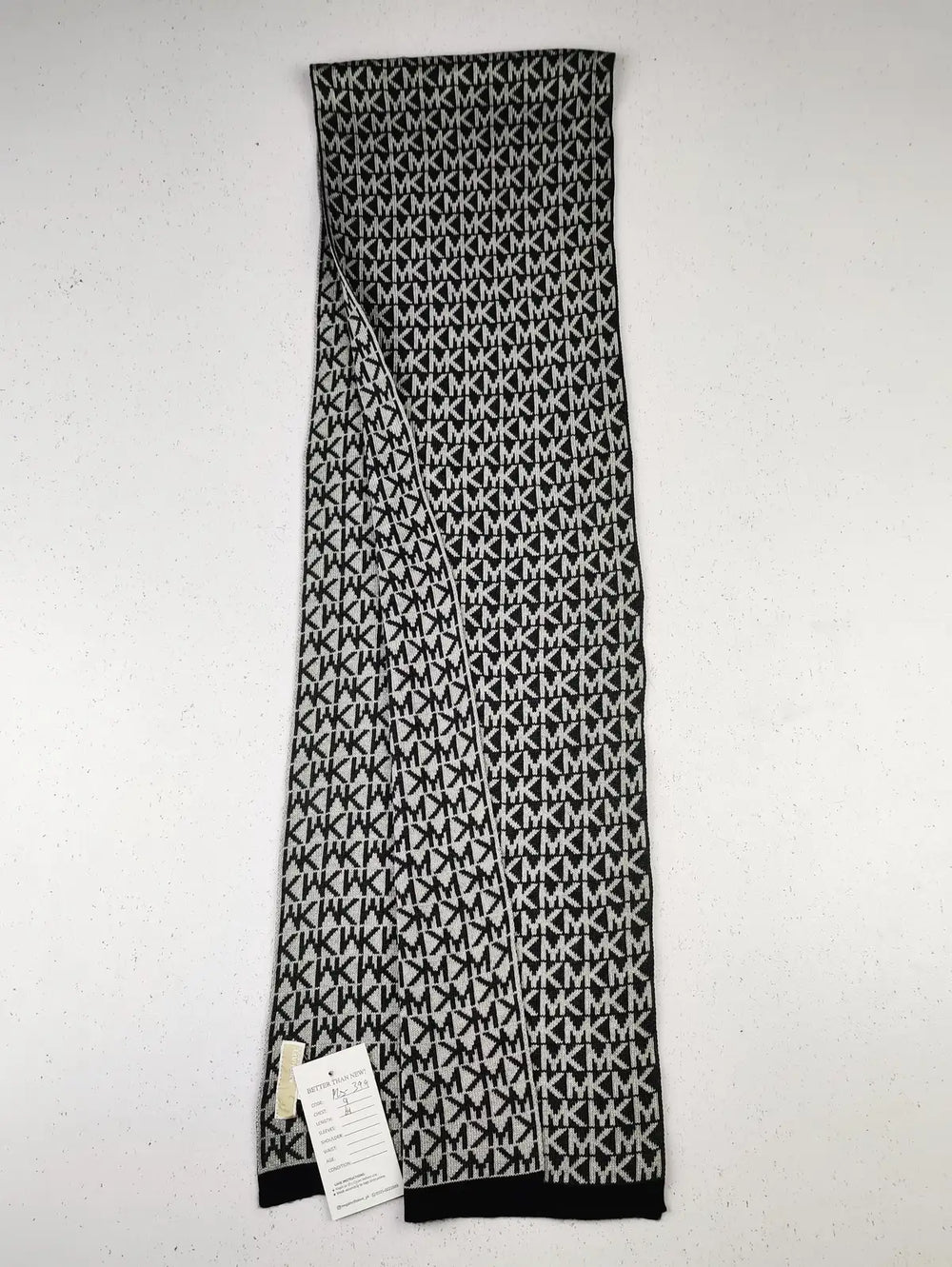 Buy online pre-used pre-loved 100% authentic & Original branded Michael Kors (MS-399) available in Pakistan. Top international brands avilable.