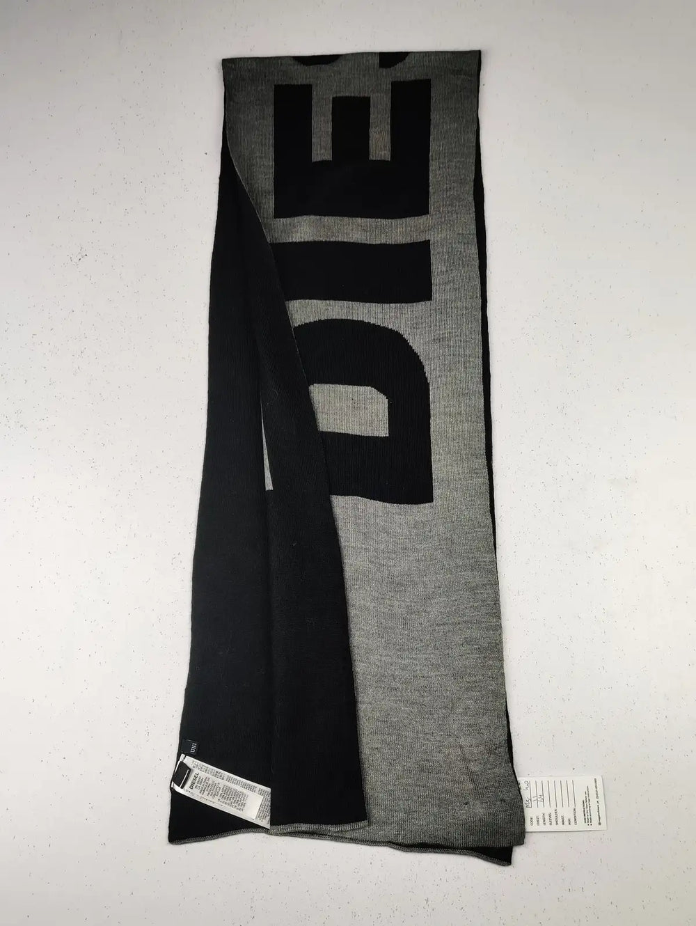 Buy online pre-used pre-loved 100% authentic & Original branded Diesel (MS-402) available in Pakistan. Top international brands avilable.