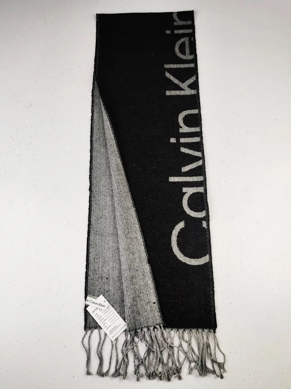 Buy online pre-used pre-loved 100% authentic & Original branded Calvin Klein (MS-410) available in Pakistan. Top international brands avilable.